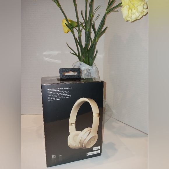 NWT Beats By Dre - Solo 3 - Picture 3 of 5